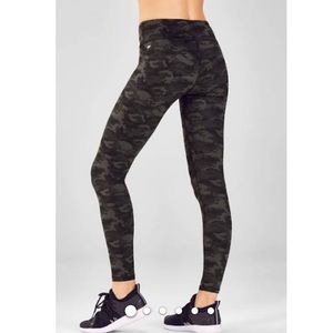 fabelitics cropped camo leggings